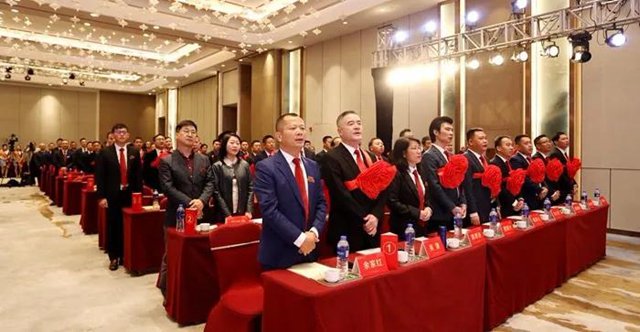 齐唱《OE欧亿官网人》1.jpg