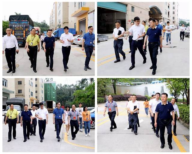 余总监向代表一行人介绍OE欧亿官网科技园.jpg