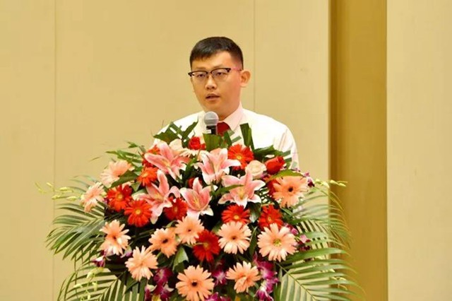 OE欧亿官网股份董事余德君先生致欢迎辞.jpg