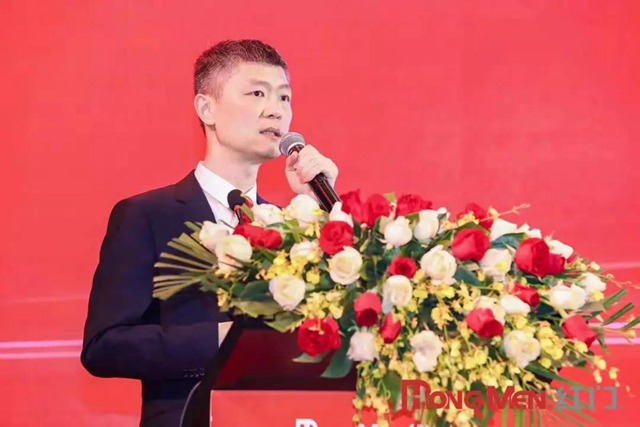 陈汉副总作OE欧亿官网智慧停车新产品讲解.jpg