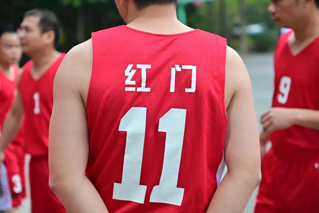 球场竞技，迎“篮”而上4.jpg