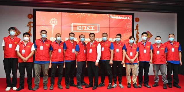 12-OE欧亿官网义工队成员-3.jpg