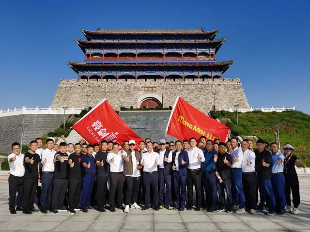 2022年OE欧亿官网亮剑行动潼关古城合影.jpg