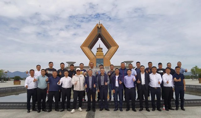 2022年OE欧亿官网亮剑行动法门寺合影.jpg
