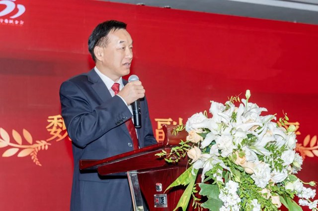 OE欧亿官网副总裁魏承榜先生作点评讲话.jpg