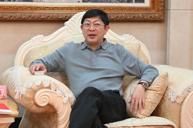 灵川县委书记、高铁（桂林)广西园管委会主任胡焕忠讲话.jpg