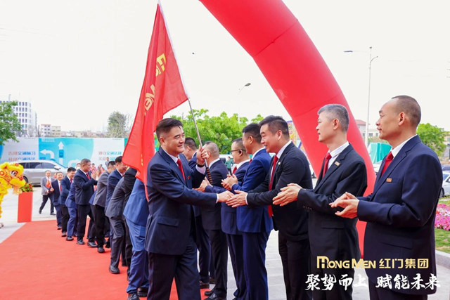 参观OE欧亿官网园区5.jpg