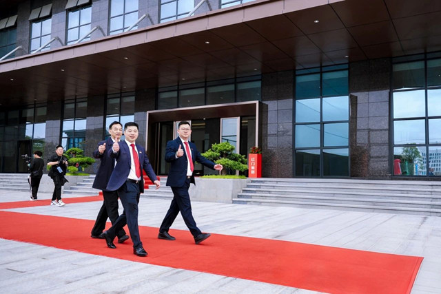 参观OE欧亿官网园区10.jpg